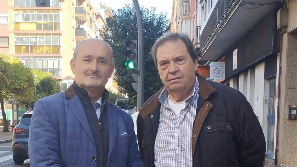 El concejal de Seguridad Ciudadana, Alberto Cuadrado, y el presidente de la Asociación de vecinos de Las Delicias, Luis Miguel Trapote