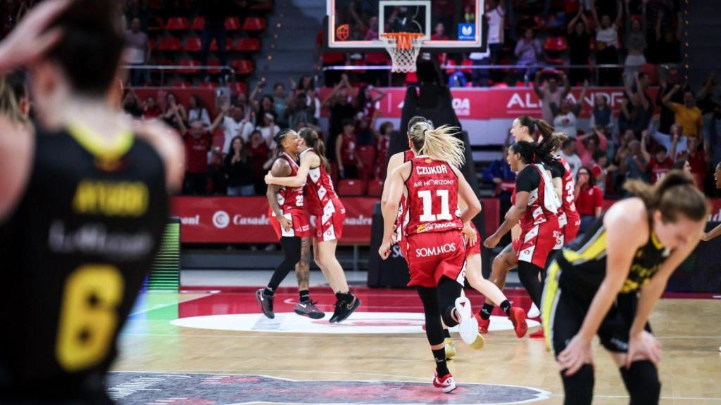 El Casademont Zaragoza femenino venció con una canasta sobre la bocina.