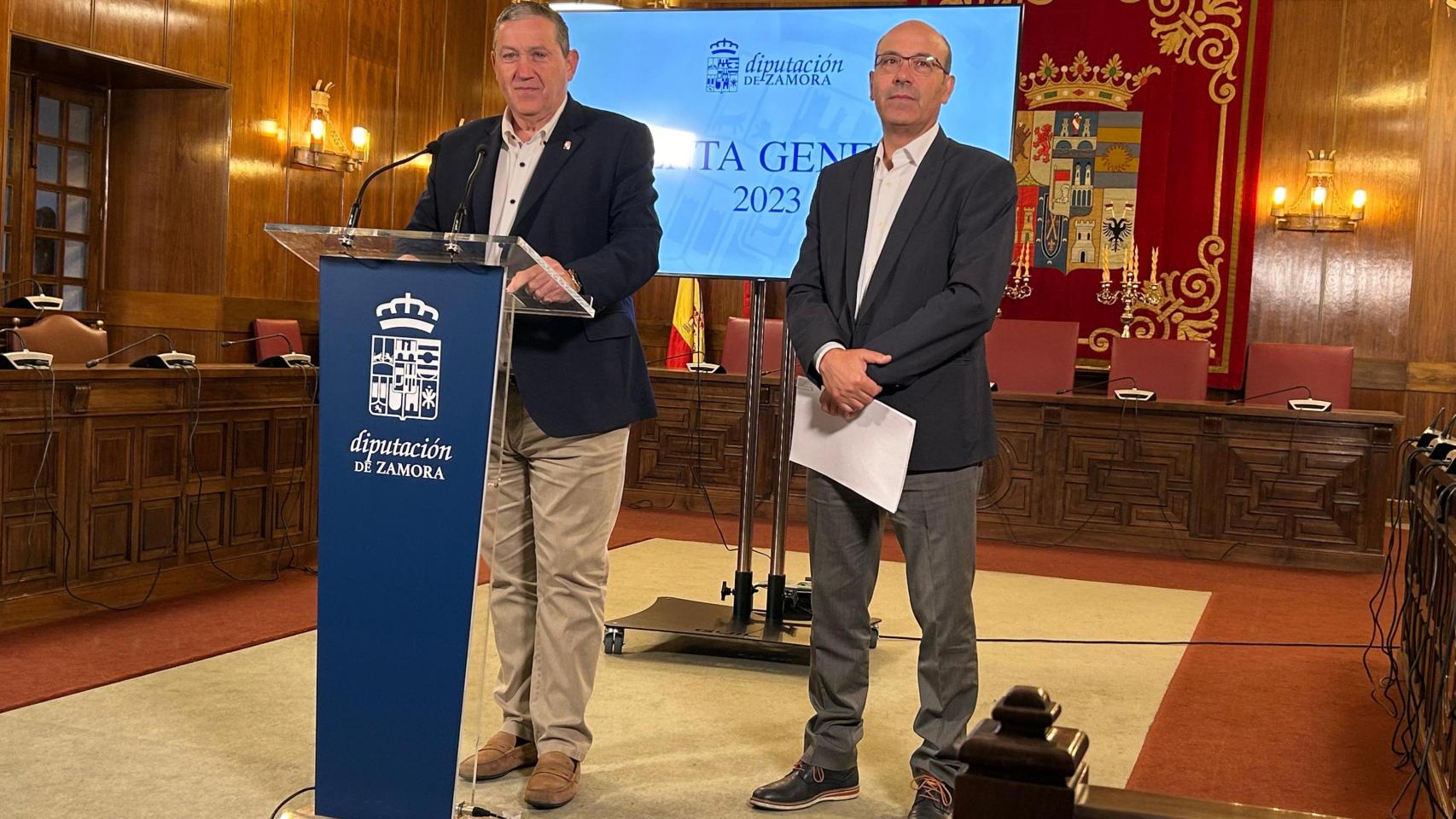 El presidente de la Diputación de Zamora, Javier Faúndez, y el diputado de Economía y Hacienda, José Manuel Salvador, presentan la cuenta general del 2023