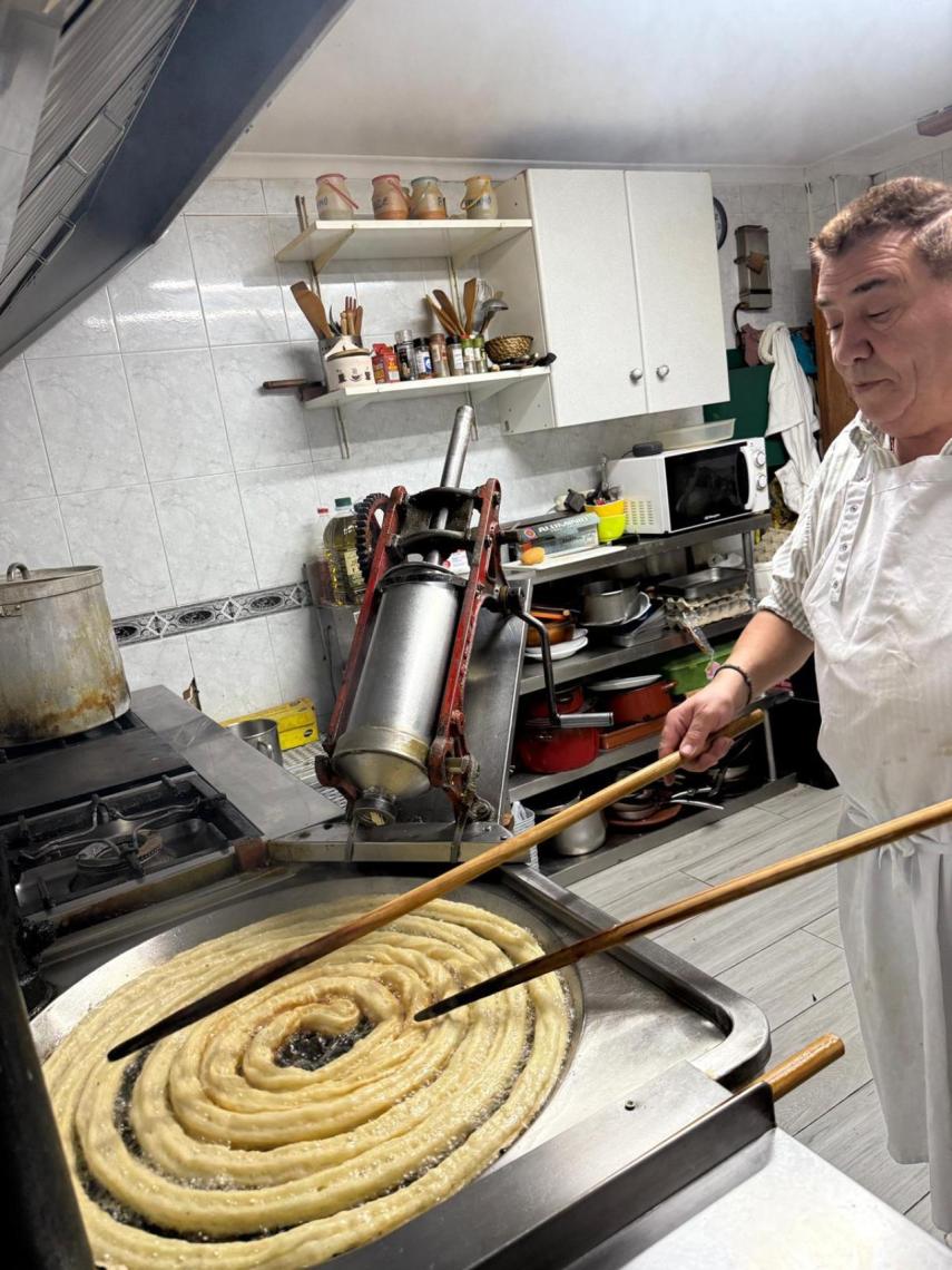 Javier, el churrero de la 'Churrería Carolina'