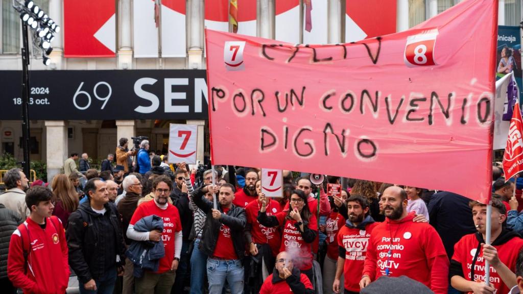 Trabajadores de RTVCyL en una de jornada de protestas en Valladolid