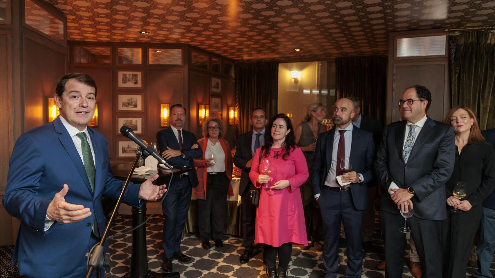 Encuentro de Alfonso Fernández Mañueco con castellanos y leoneses en Bruselas