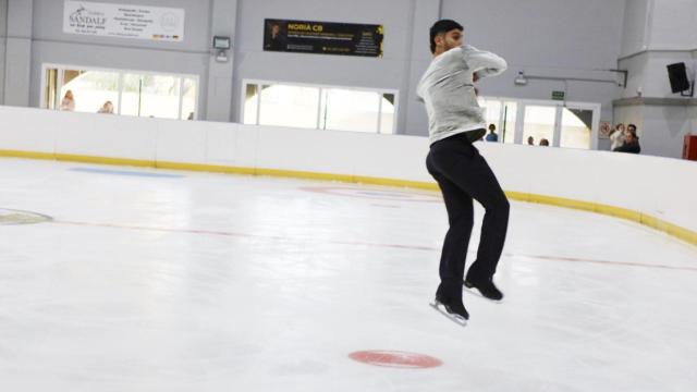 Exhibición de patinaje en la pista de hielo de Benalmádena.