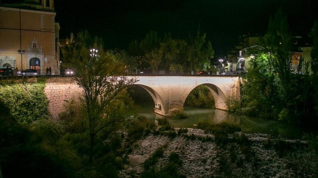 Nueva iluminación del puente de San Antón de Cuenca.