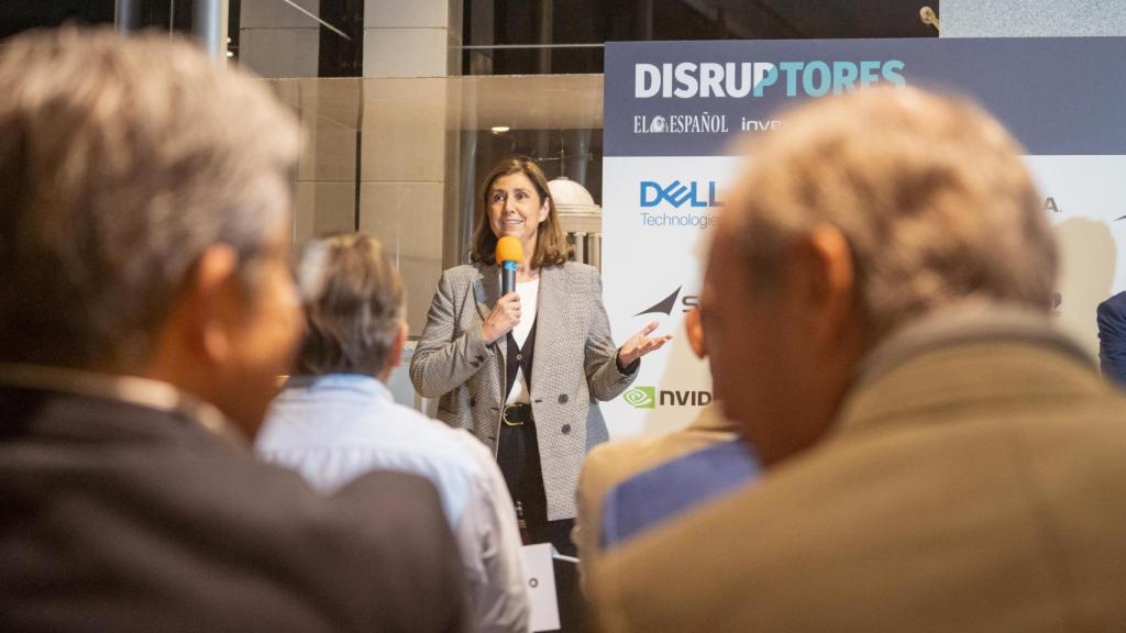 María Antonia Rodríguez, directora general de Dell Technologies en España, dando la bienvenida a los asistentes en el segundo encuentro de la comunidad CIOS DISRUPTORES.