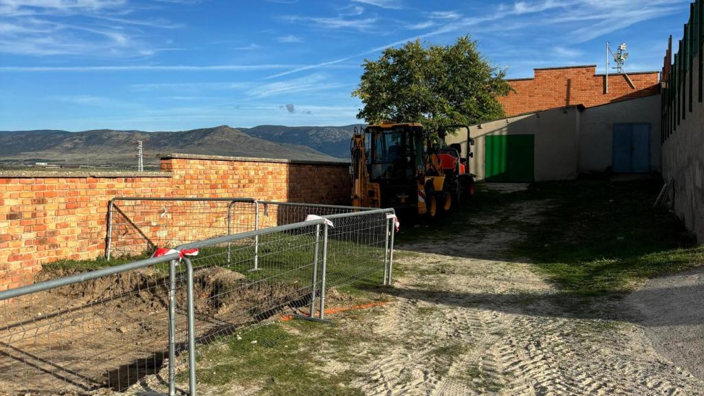 241023 Inicio de las obras de iluminación del campo de la Albuera de Segovia