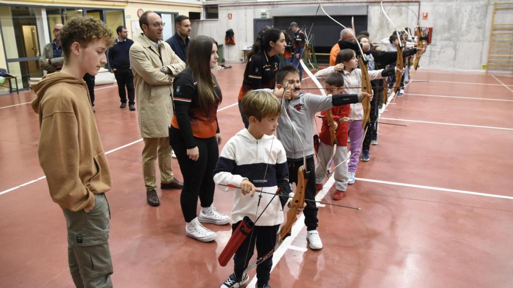 El alcalde visita la Escuela de Tiro con Arco de Ciudad Rodrigo