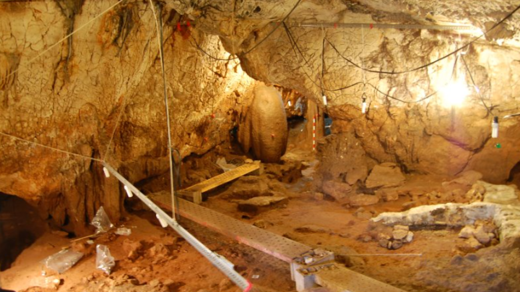 Excavaciones realizadas en la Cova del Randero de Pedreguer