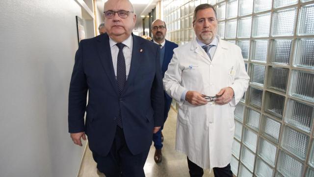 El consejero de Sanidad, Alejandro Vázquez, visita el hospital comarcal El Bierzo de Ponferrada