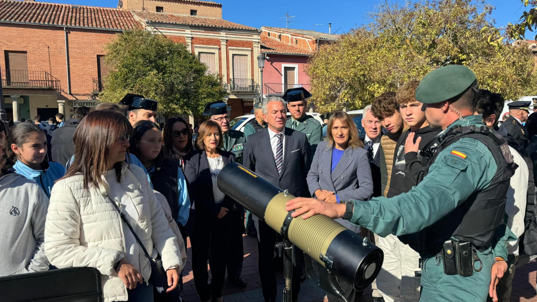 Gobierno y Junta se unen en Peñaranda para proteger a los niños y jóvenes en los centros educativos