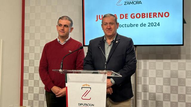 El presidente de la Diputación de Zamora, Javier Faúndez, y el diputado de Servicios Sociales, Ramiro Silva