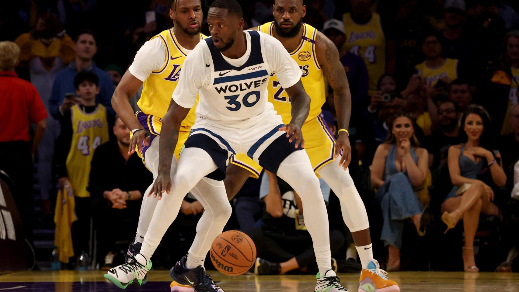 Lebron y Bronny James, en su debut juntos ante Minnesota Timberwolves