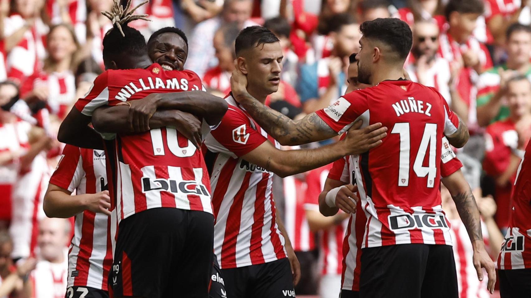 Los jugadores del Athletic celebran un gol