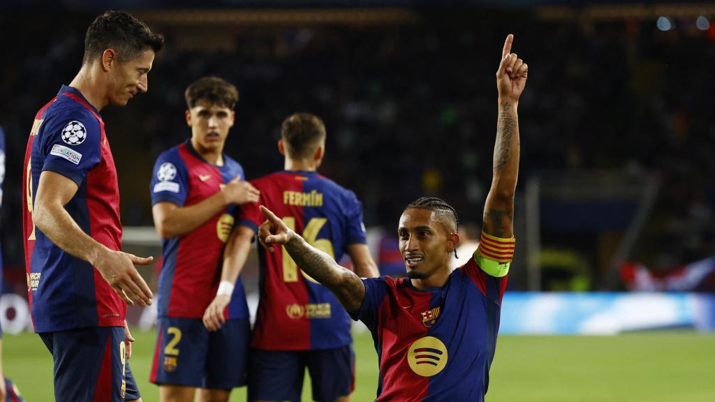 Raphinha celebra uno de sus goles contra el Bayern.