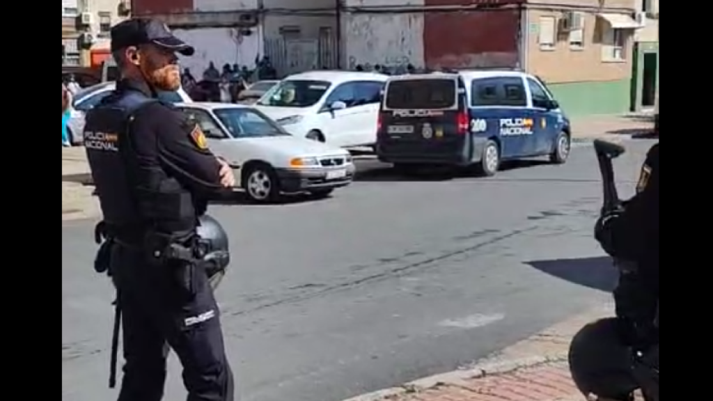 Agentes de la Policía Nacional en Huelva.