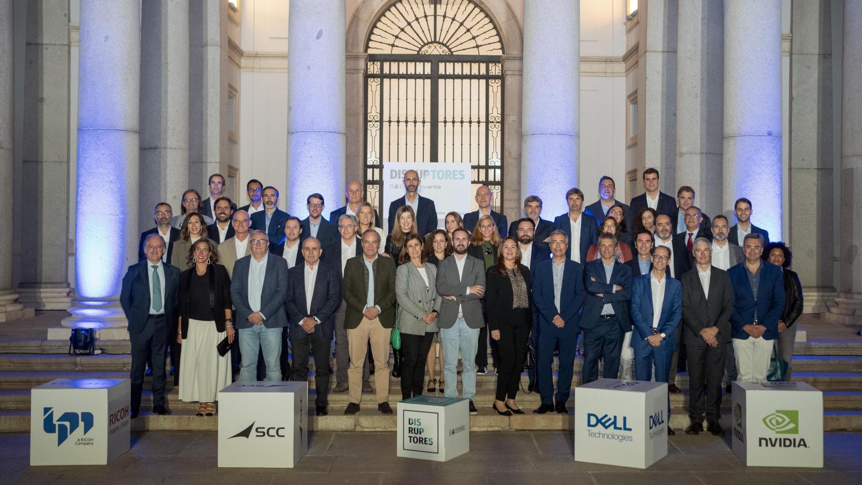 Foto de familia del primer evento de la comunidad CIOS DISRUPTORES