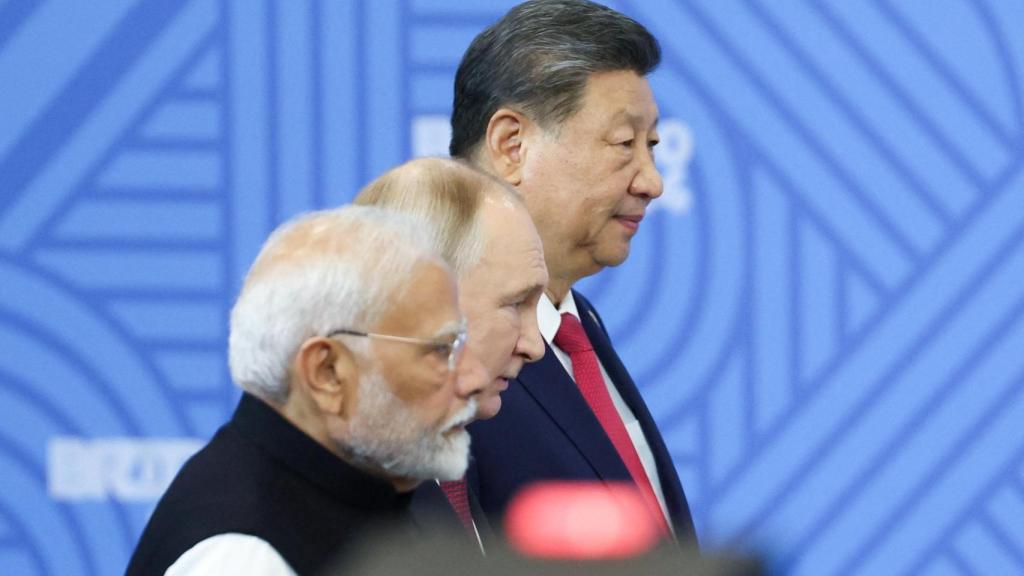 El presidente chino, Xi Jinping; el presidente ruso, Vladimir Putin; y el primer ministro indio, Narendra Modi, en la cumbre.