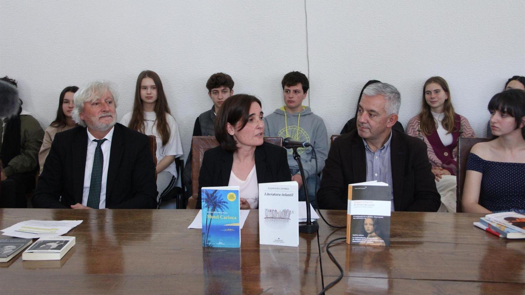 Maggie O'Farrell, Antón Riveiro y Alejandro Zambra, ganadores del Premio San Clemente de novela.