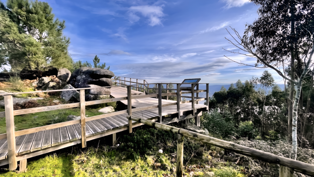 Mirador con vistas a la ría de Pontevedra