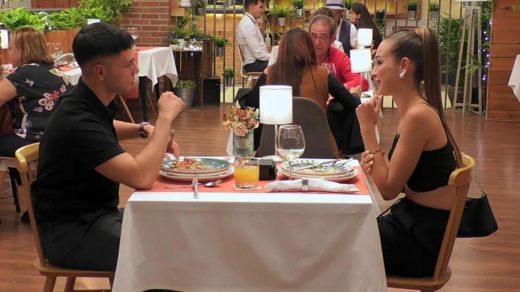 Toni y Marina en 'First Dates'.