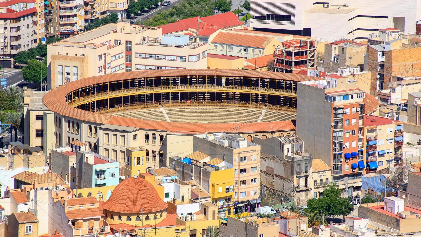 La plaza de Toros de Alicante, en una imagen de Shutterstock.