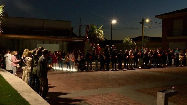 Vecinos de Roales del Pan se reúnen para rendir un homenaje a Arancha