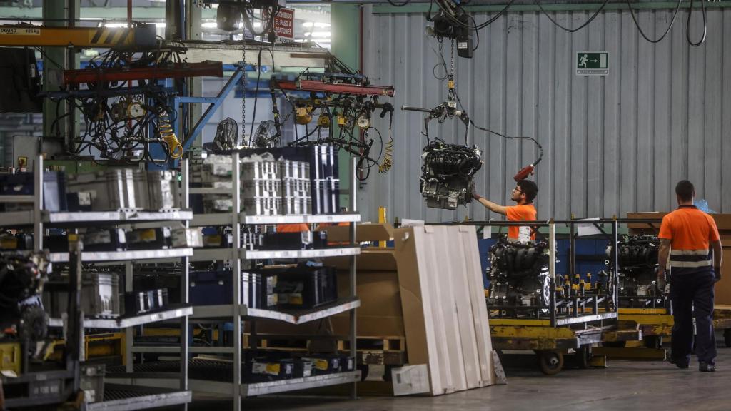 Trabajadores en la fábrica de Ford en Almussafes.