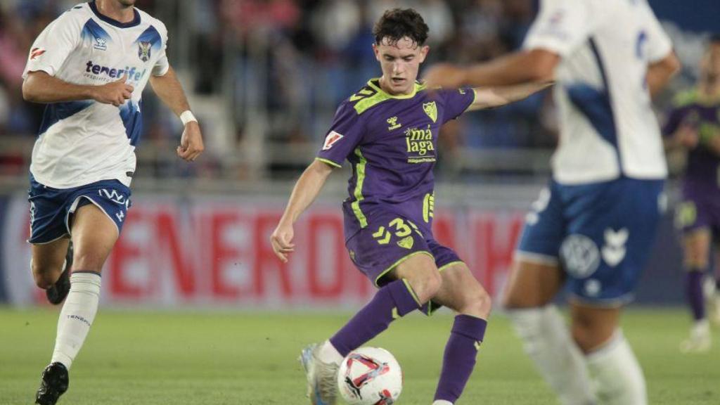 Aaron Ochoa durante el Tenerife vs. Málaga