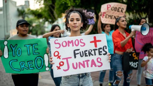 Retrato de una mujer manifestante.