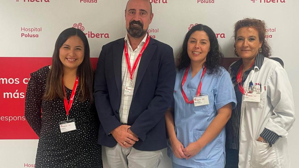 En la imagen de izquierda a derecha, Daniela Távara Silva, técnica de RRHH; Héctor Armada Pita, jefe de Gestión de Personas; Ana María García Barrera, enfermera de quirófano; y Rocío Escolante López, administrativa de la unidad de traumatología.