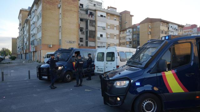 Imágenes del dispositivo de la Policía Nacional en las Tres Mil Viviendas