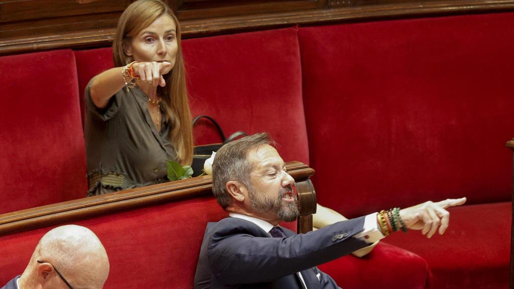 Cecilia Herrero y Juanma Badenas (Vox) en el pleno del Ayuntamiento