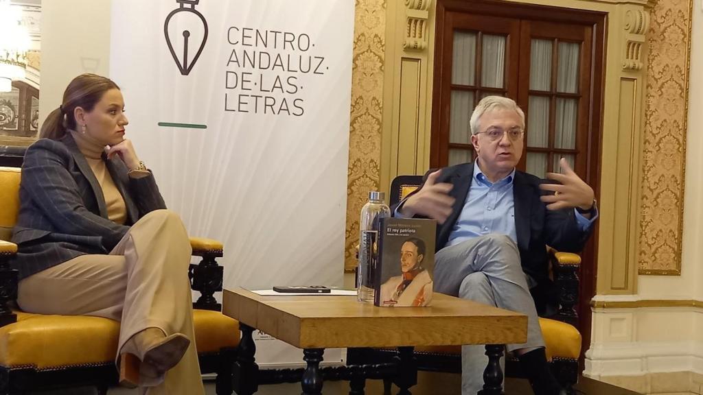 Javier Moreno Luzón en la presentación de 'El rey patriota: Alfonso XIII y la nación' en el centro andaluz de las letras. Foto: Junta de Andalucía