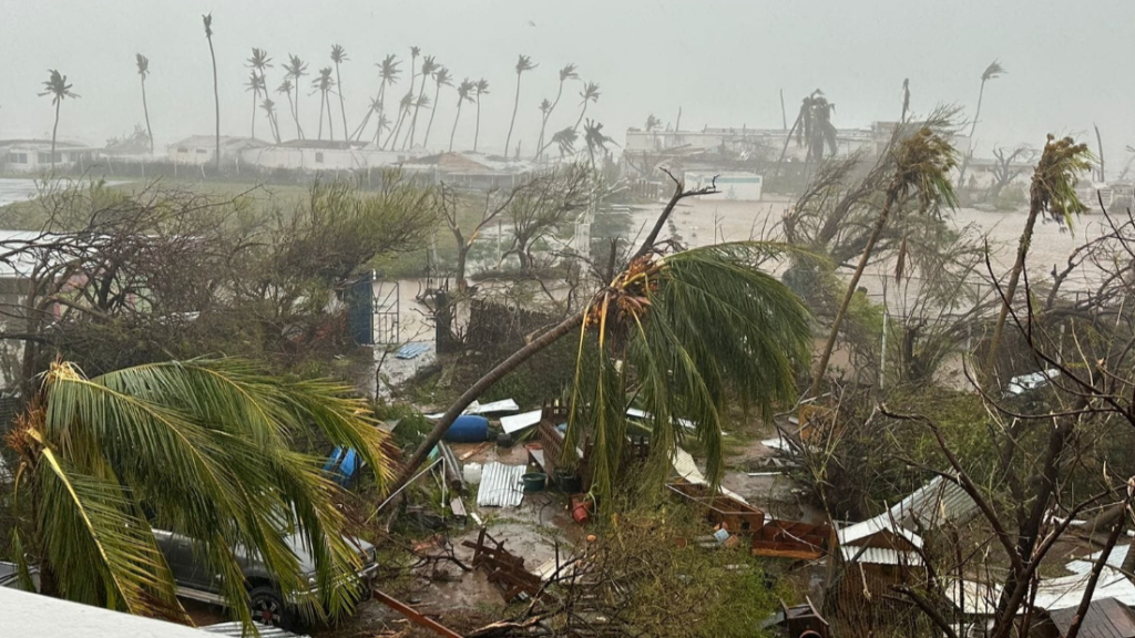 Imagen del paso del huracán Beryl en Jamaica.