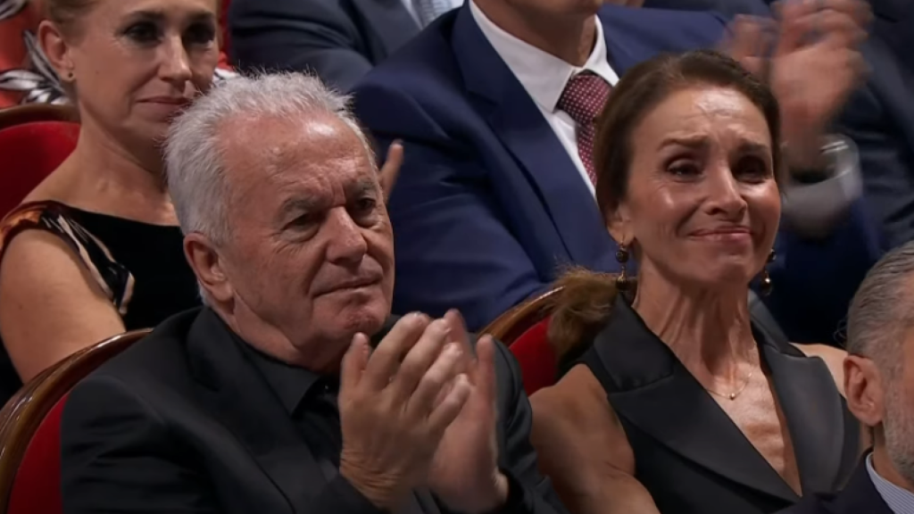 Ana Belén y Víctor Manuel, emocionados.