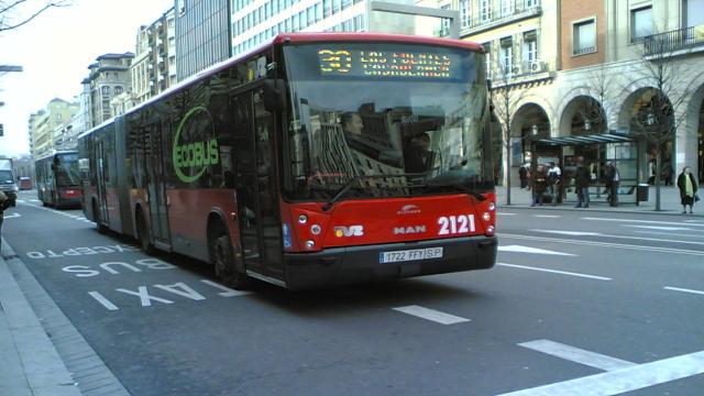 Uno de los autobuses urbanos de Zaragoza.