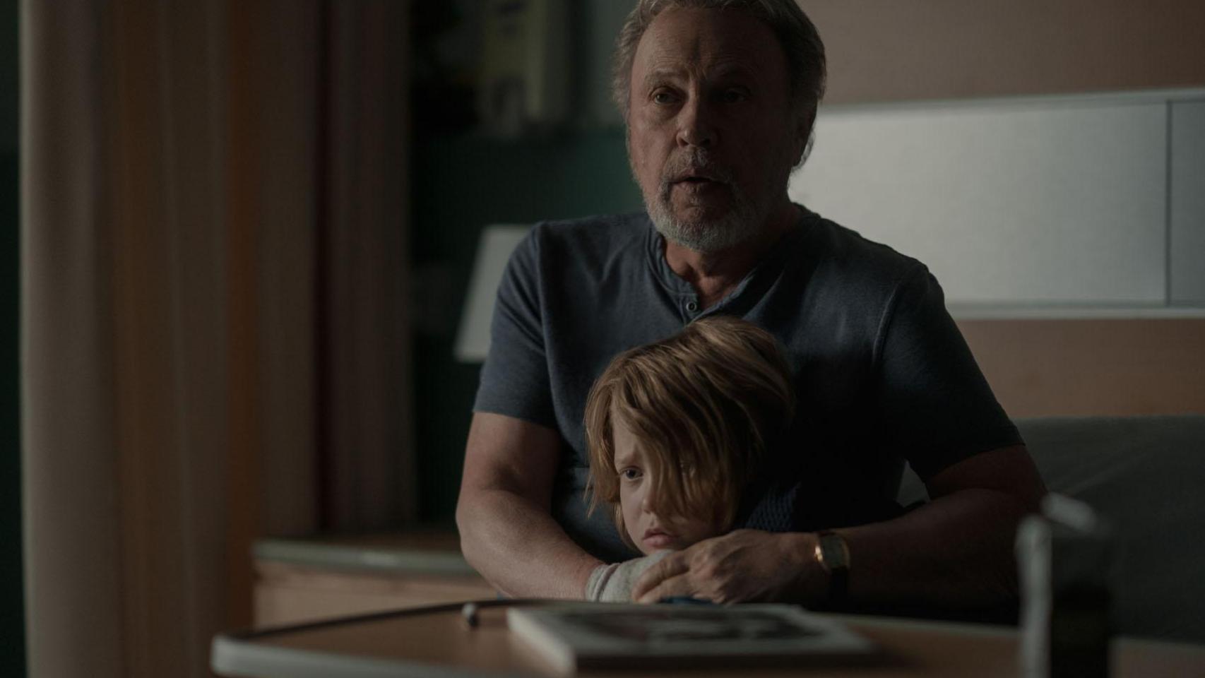 Acaba de llegar a streaming este thriller psicológico con Billy Crystal: un intrigante misterio sobrenatural