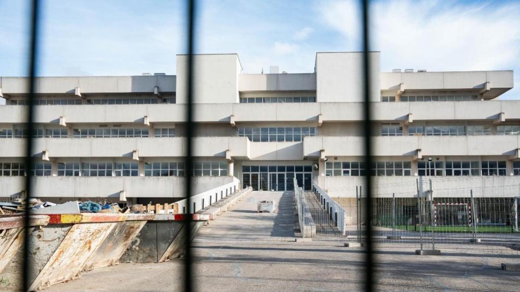 Fachada del centro habilitado para la acogida de menores extranjeros no acompañados en Fuenlabrada.