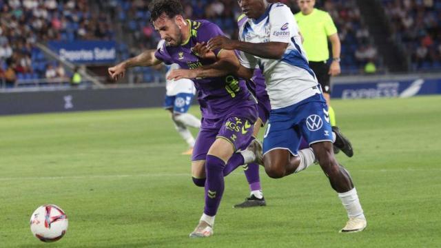 Carlos Puga durante el Tenerife vs. Málaga