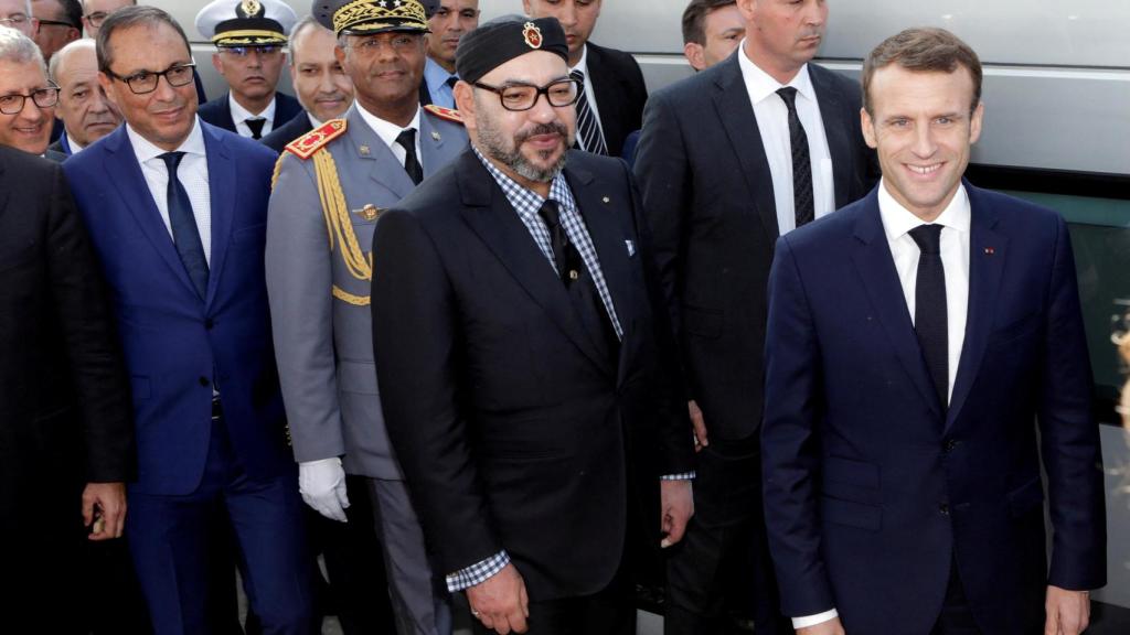 Macron y el rey marroquí, en la ceremonia de lanzamiento del primer tren de alta velocidad de África, en 2018.