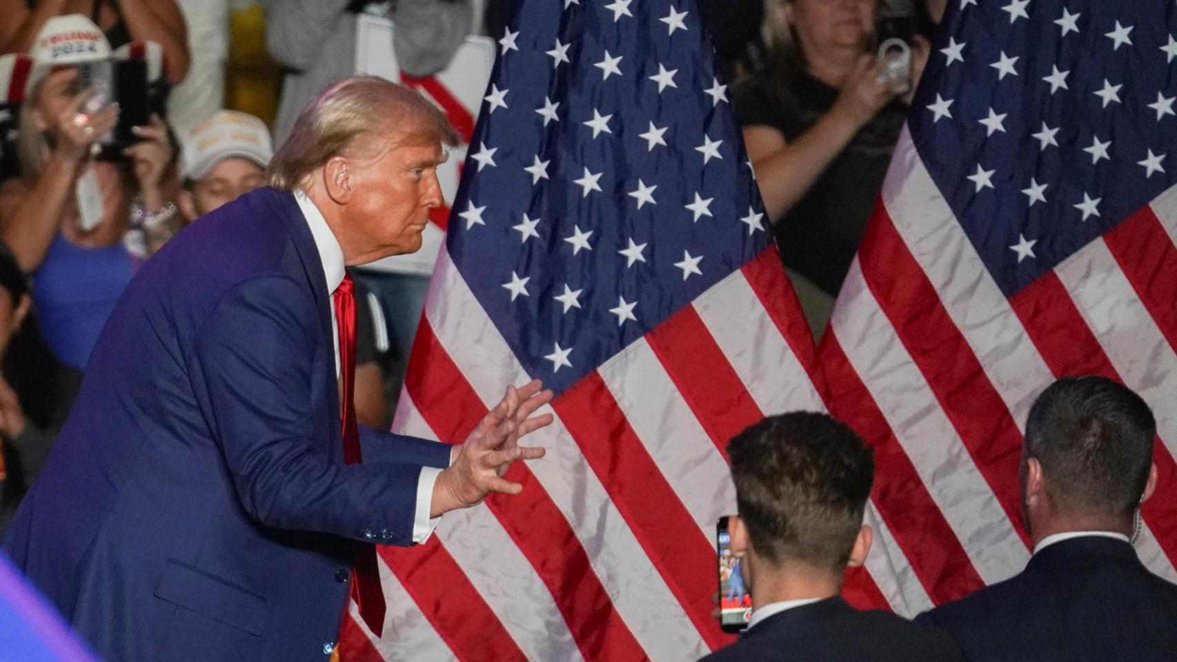 Donald Trump, durante un acto de campaña en el Mullett Arena de Tempe (Arizona).