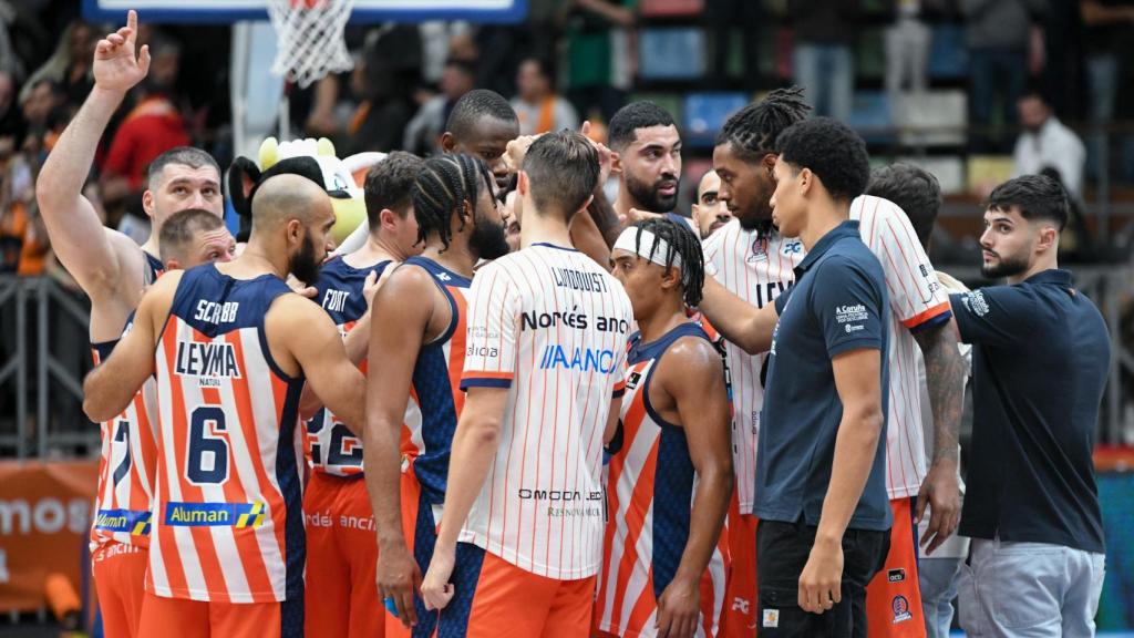 Plantilla del Basquet Coruña en el partido frente a Unicaja