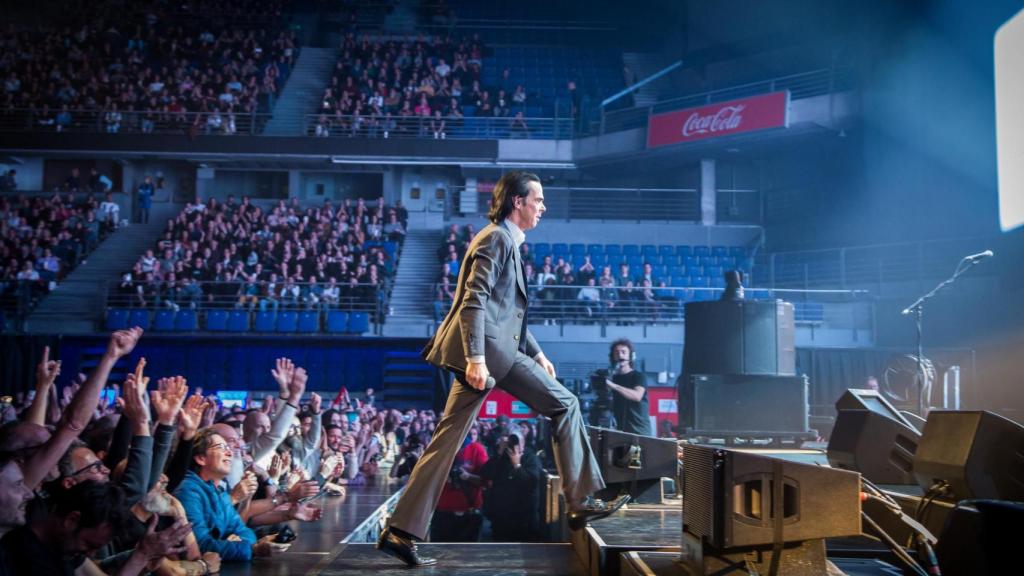 Nick Cave al comienzo de su concierto en el WiZink Center. Foto: Martin Page