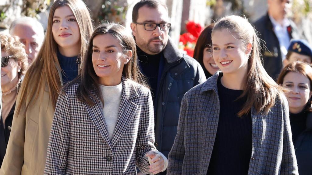 La reina Letizia acompañada por Leonor y Sofía en Sotres