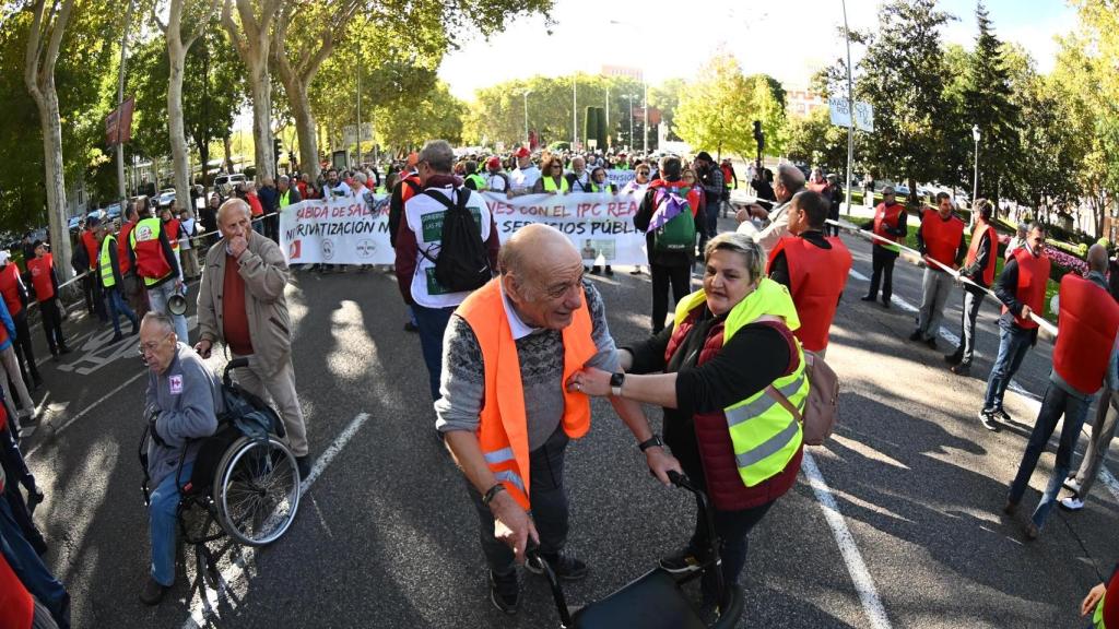 Manifestación de pensionistas bajo el lema 'La movilización nuestra fuerza', en defensa del sistema público de pensiones, este sábado, en Madrid.