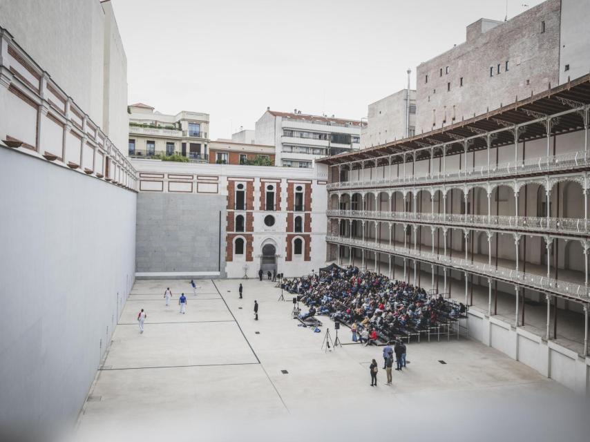 Vista general del Beti Jai durante el primer partido de pelota. Fotografía realizada con Leica SL3.