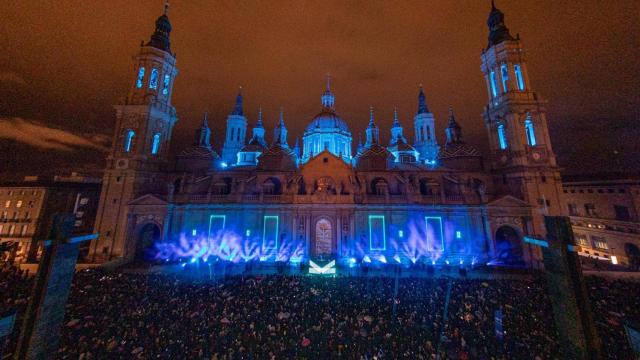 Espectáculo Monumental Tour en la plaza del Pilar de Zaragoza