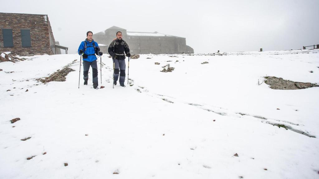 La nieve irrumpe con fuerza en la Sierra de Francia (Salamanca)