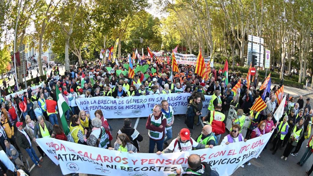 Manifestación de pensionistas bajo el lema 'La movilización nuestra fuerza', en defensa del sistema público de pensiones, este sábado, en Madrid.