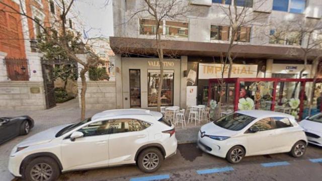 Tienda de Valentino en la calle Ortega y Gasset, en Madrid.